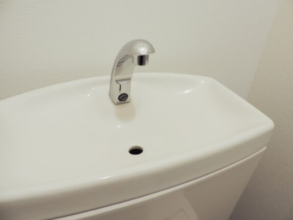 トイレのタンク掃除の簡単な仕方 重曹やクエン酸を使った方法も解説