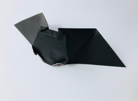 折り紙でコウモリを立体で簡単に作る方法 １枚で出来る折り方